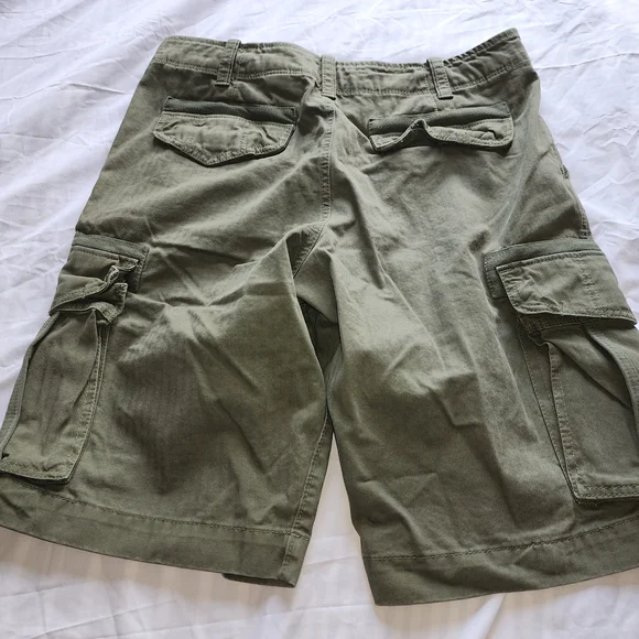 Eddie Bauer Ultimate Green Cargo Shorts Men's Size 36 NWT!!! - Picture 5 of 10